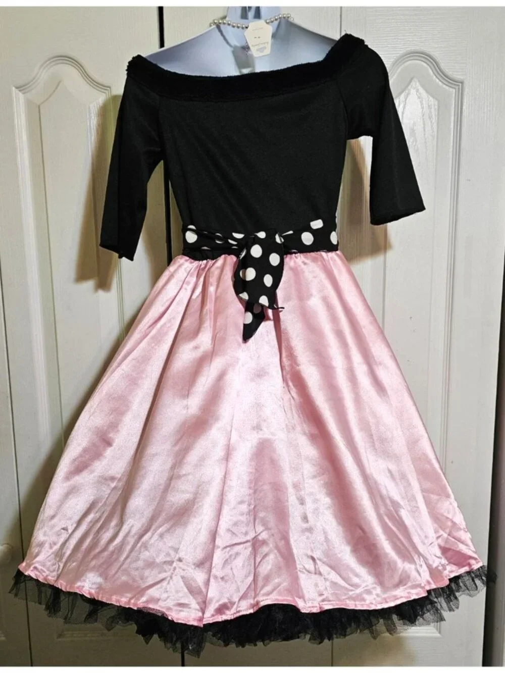 Poodle Skirt Costume Girls 8-10 50s Sock Hop Petticoat Glasses Gloves Pearls - Picture 3 of 10